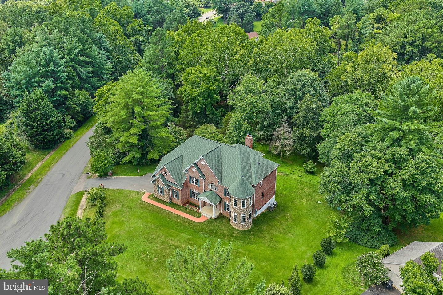 1130 RIVA RIDGE DR, GREAT FALLS, Virginia 22066, 5 Bedrooms Bedrooms, ,4 BathroomsBathrooms,Residential,For sale,1130 RIVA RIDGE DR,VAFX2255372 MLS # VAFX2255372