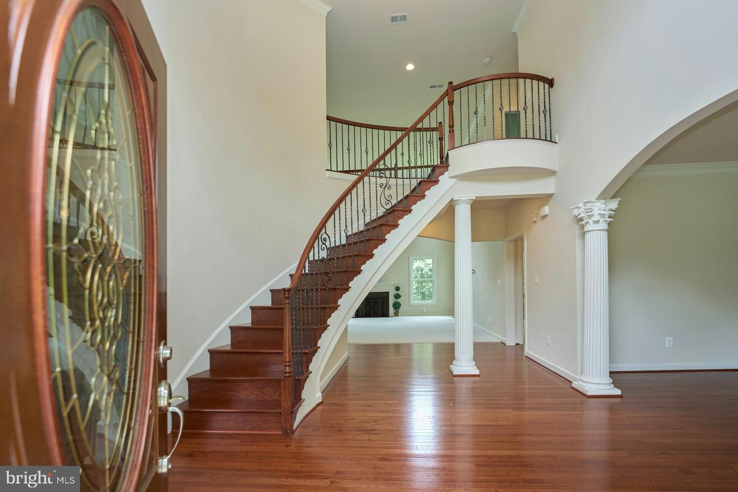 1130 RIVA RIDGE DR, GREAT FALLS, Virginia 22066, 5 Bedrooms Bedrooms, ,4 BathroomsBathrooms,Residential,For sale,1130 RIVA RIDGE DR,VAFX2255372 MLS # VAFX2255372