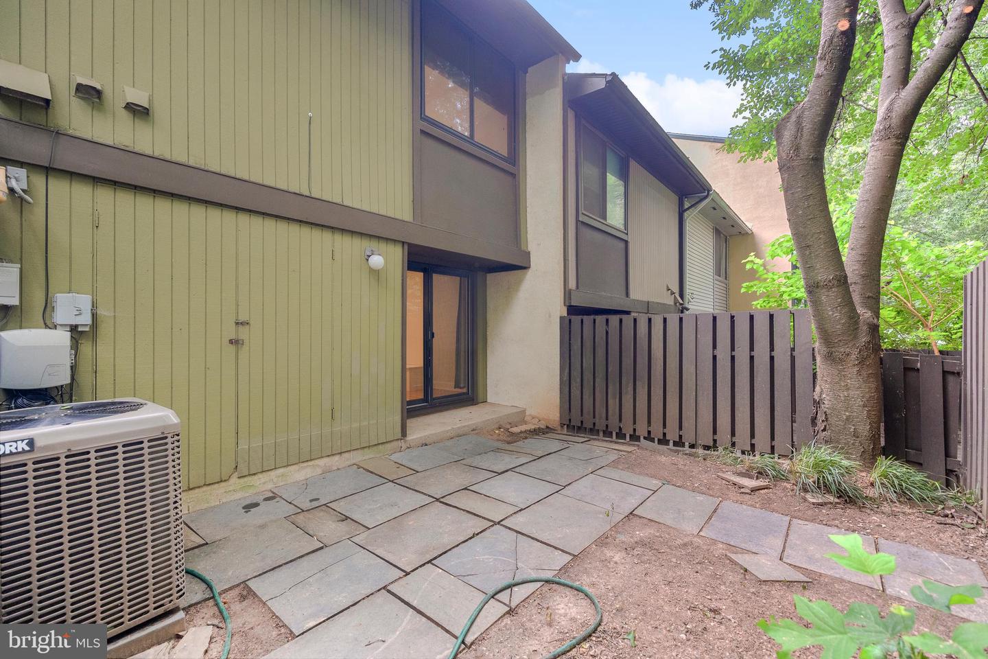 2248 COPPERSMITH SQ, RESTON, Virginia 20191, 3 Bedrooms Bedrooms, ,1 BathroomBathrooms,Residential,For sale,2248 COPPERSMITH SQ,VAFX2255210 MLS # VAFX2255210