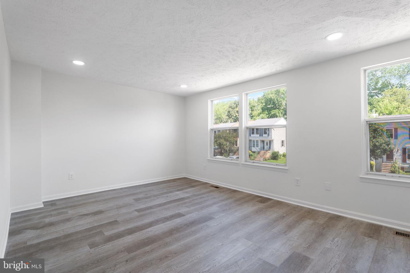 9023 NEW BRITAIN CIR, MANASSAS, Virginia 20110, 4 Bedrooms Bedrooms, ,2 BathroomsBathrooms,Residential,For sale,9023 NEW BRITAIN CIR,VAMN2008674 MLS # VAMN2008674