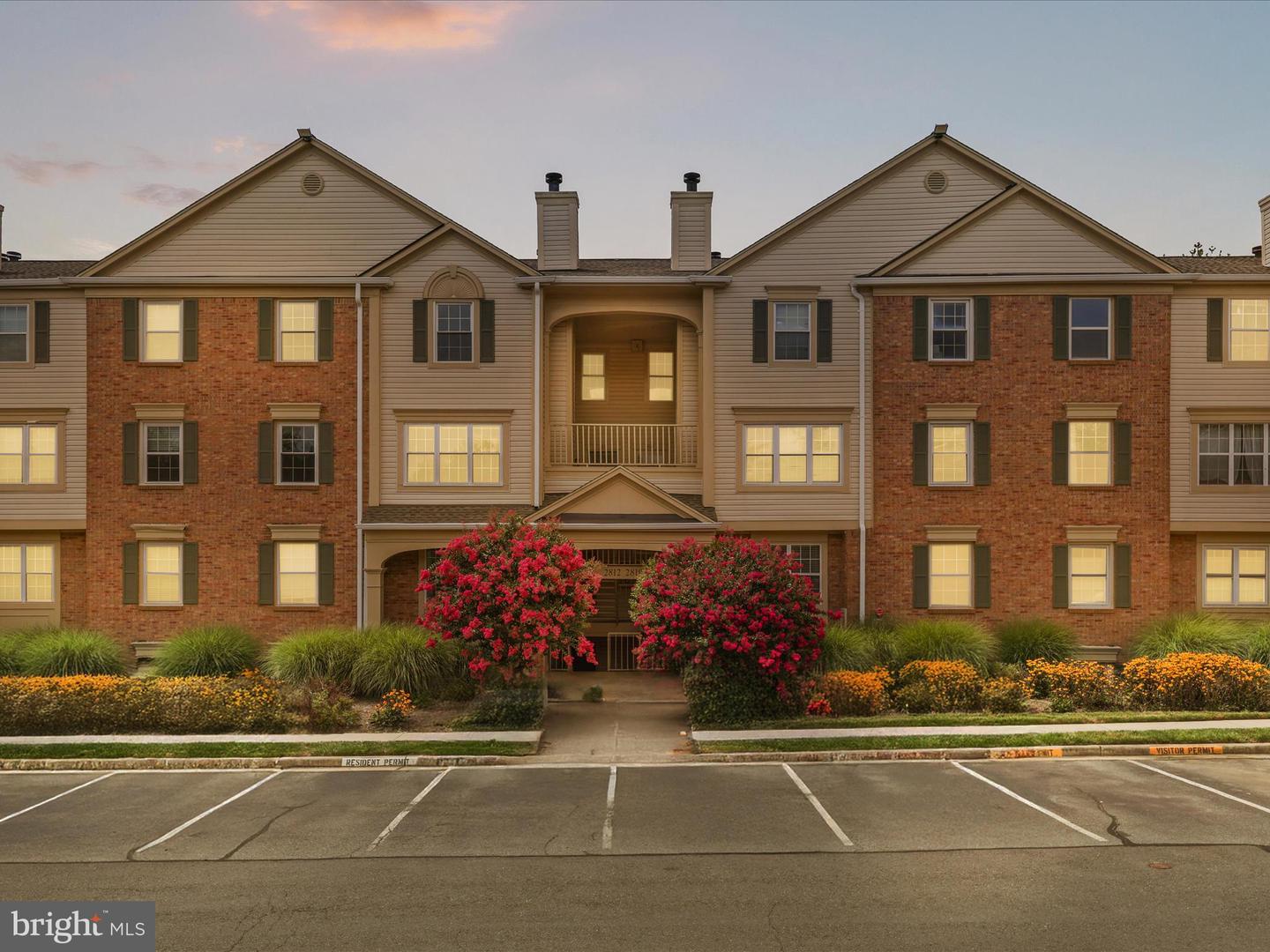 2812 EMMA LEE ST #303, FALLS CHURCH, Virginia 22042, 2 Bedrooms Bedrooms, ,2 BathroomsBathrooms,Residential,For sale,2812 EMMA LEE ST #303,VAFX2255458 MLS # VAFX2255458