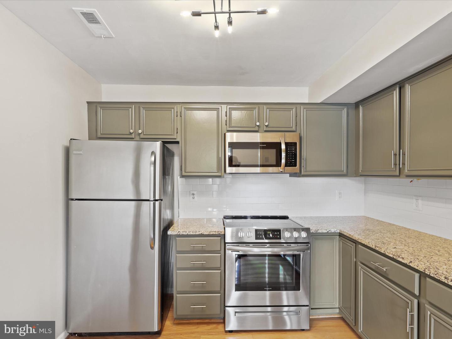 2812 EMMA LEE ST #303, FALLS CHURCH, Virginia 22042, 2 Bedrooms Bedrooms, ,2 BathroomsBathrooms,Residential,For sale,2812 EMMA LEE ST #303,VAFX2255458 MLS # VAFX2255458