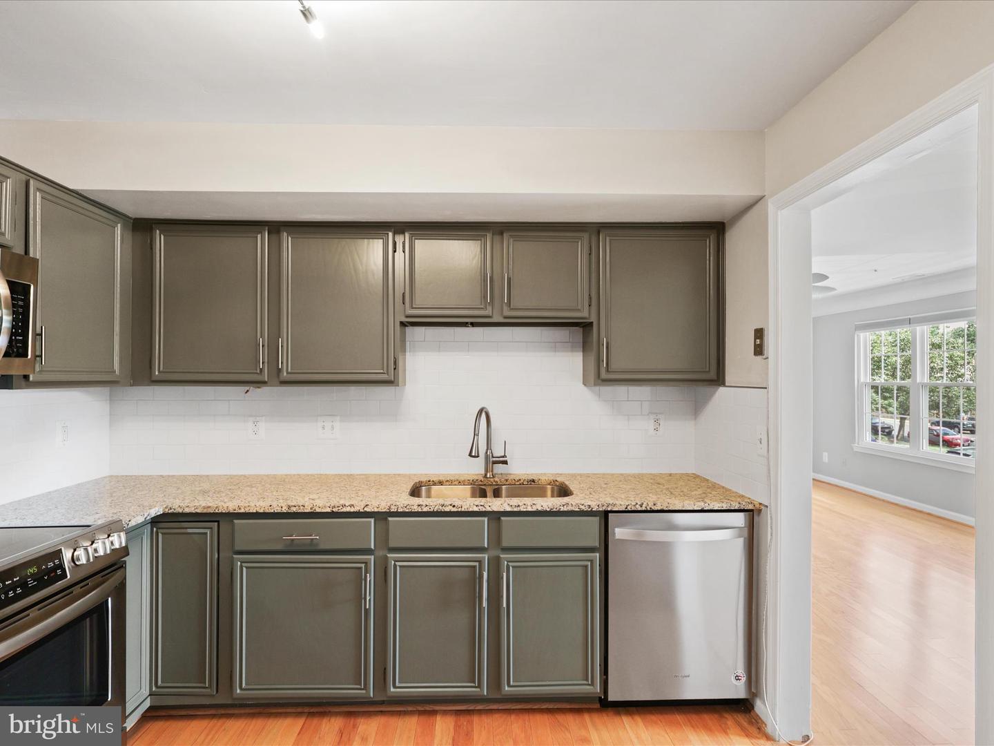 2812 EMMA LEE ST #303, FALLS CHURCH, Virginia 22042, 2 Bedrooms Bedrooms, ,2 BathroomsBathrooms,Residential,For sale,2812 EMMA LEE ST #303,VAFX2255458 MLS # VAFX2255458