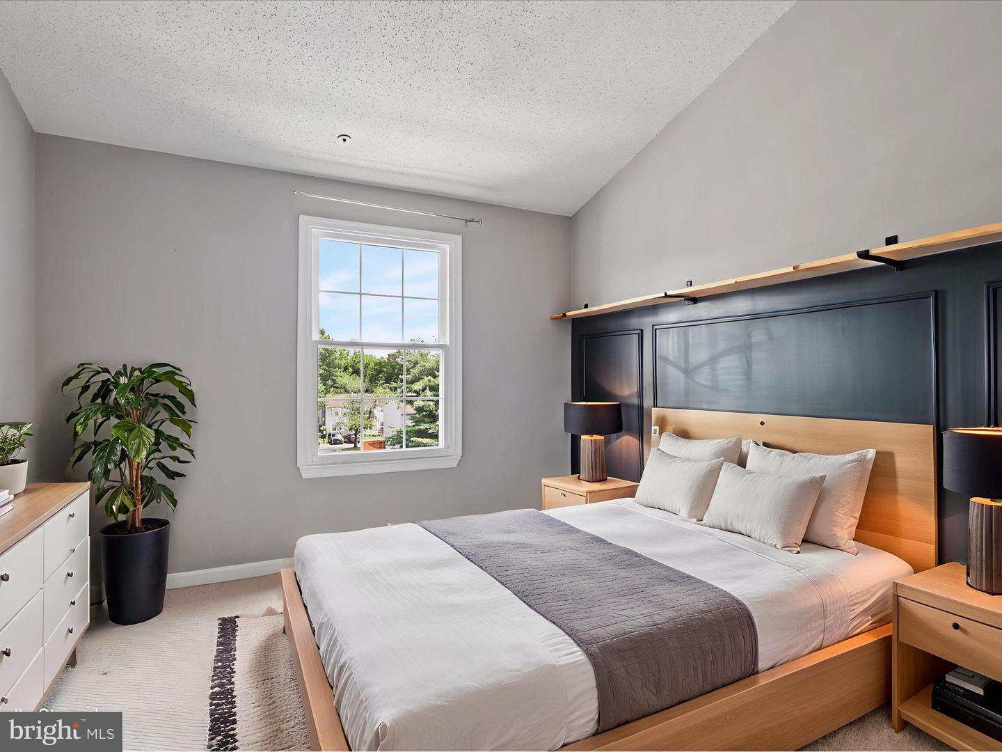 2812 EMMA LEE ST #303, FALLS CHURCH, Virginia 22042, 2 Bedrooms Bedrooms, ,2 BathroomsBathrooms,Residential,For sale,2812 EMMA LEE ST #303,VAFX2255458 MLS # VAFX2255458