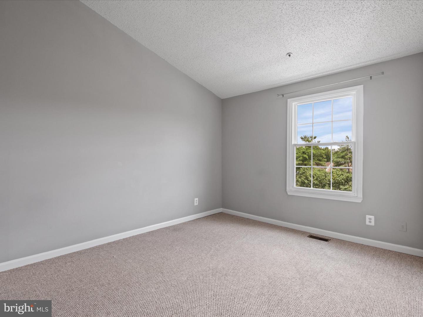 2812 EMMA LEE ST #303, FALLS CHURCH, Virginia 22042, 2 Bedrooms Bedrooms, ,2 BathroomsBathrooms,Residential,For sale,2812 EMMA LEE ST #303,VAFX2255458 MLS # VAFX2255458