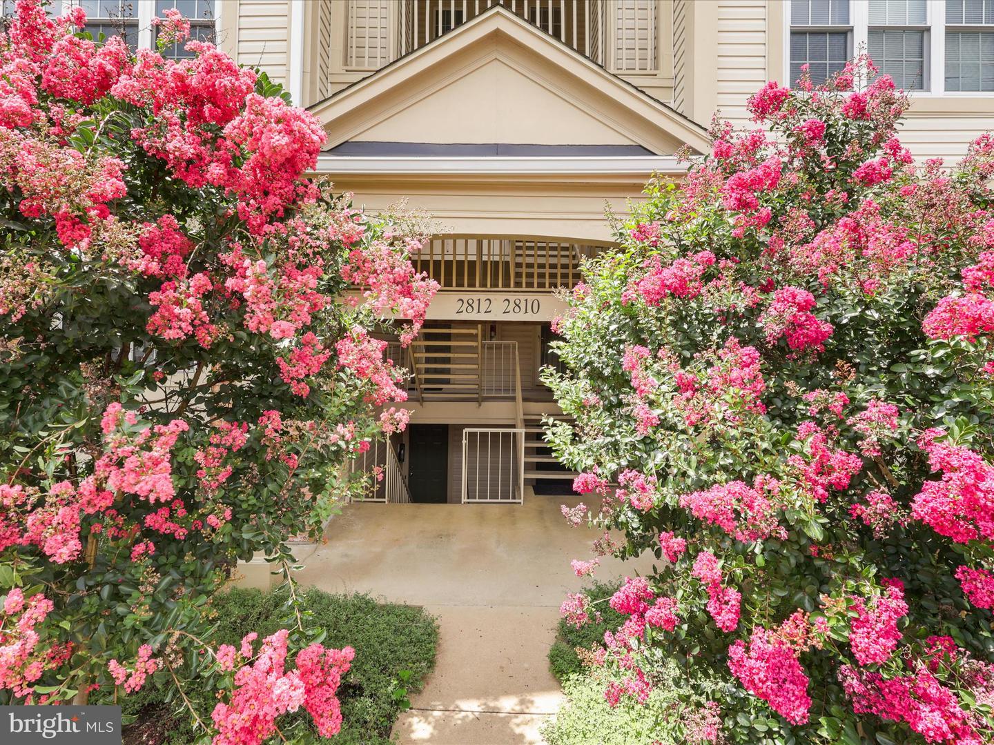 2812 EMMA LEE ST #303, FALLS CHURCH, Virginia 22042, 2 Bedrooms Bedrooms, ,2 BathroomsBathrooms,Residential,For sale,2812 EMMA LEE ST #303,VAFX2255458 MLS # VAFX2255458