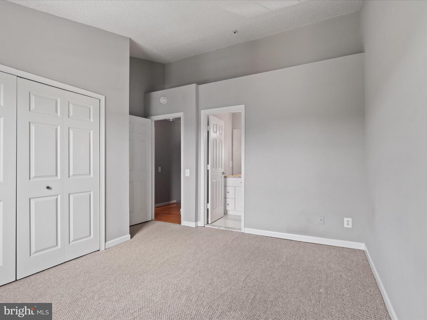 2812 EMMA LEE ST #303, FALLS CHURCH, Virginia 22042, 2 Bedrooms Bedrooms, ,2 BathroomsBathrooms,Residential,For sale,2812 EMMA LEE ST #303,VAFX2255458 MLS # VAFX2255458