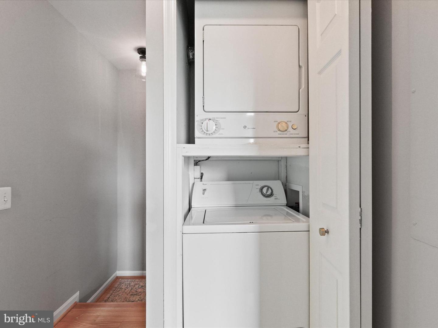 2812 EMMA LEE ST #303, FALLS CHURCH, Virginia 22042, 2 Bedrooms Bedrooms, ,2 BathroomsBathrooms,Residential,For sale,2812 EMMA LEE ST #303,VAFX2255458 MLS # VAFX2255458