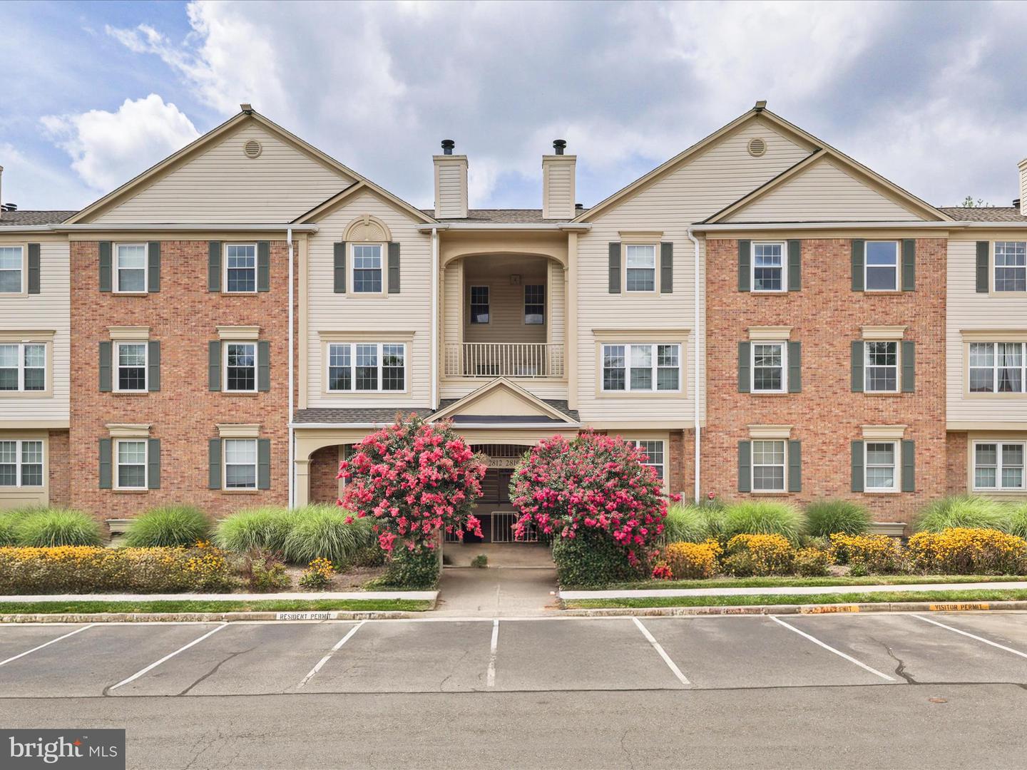2812 EMMA LEE ST #303, FALLS CHURCH, Virginia 22042, 2 Bedrooms Bedrooms, ,2 BathroomsBathrooms,Residential,For sale,2812 EMMA LEE ST #303,VAFX2255458 MLS # VAFX2255458