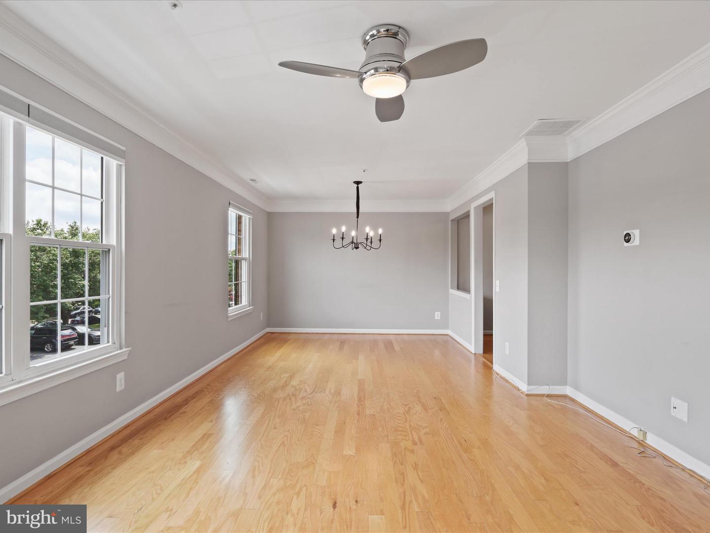 2812 EMMA LEE ST #303, FALLS CHURCH, Virginia 22042, 2 Bedrooms Bedrooms, ,2 BathroomsBathrooms,Residential,For sale,2812 EMMA LEE ST #303,VAFX2255458 MLS # VAFX2255458