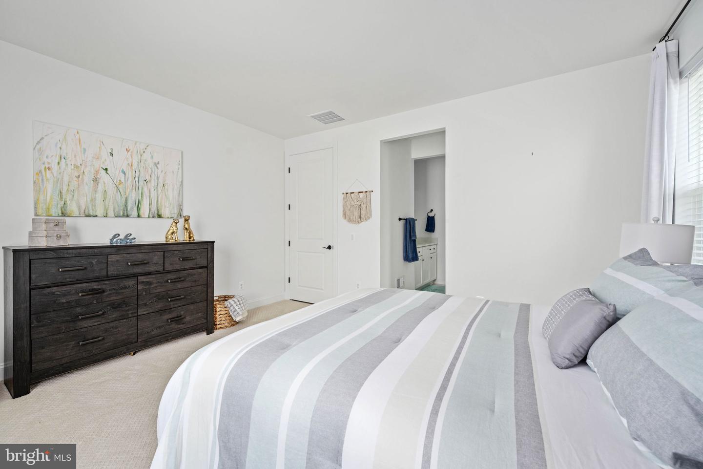141 COWBIRD ST, LAKE FREDERICK, Virginia 22630, 2 Bedrooms Bedrooms, ,2 BathroomsBathrooms,Residential,For sale,141 COWBIRD ST,VAFV2035412 MLS # VAFV2035412