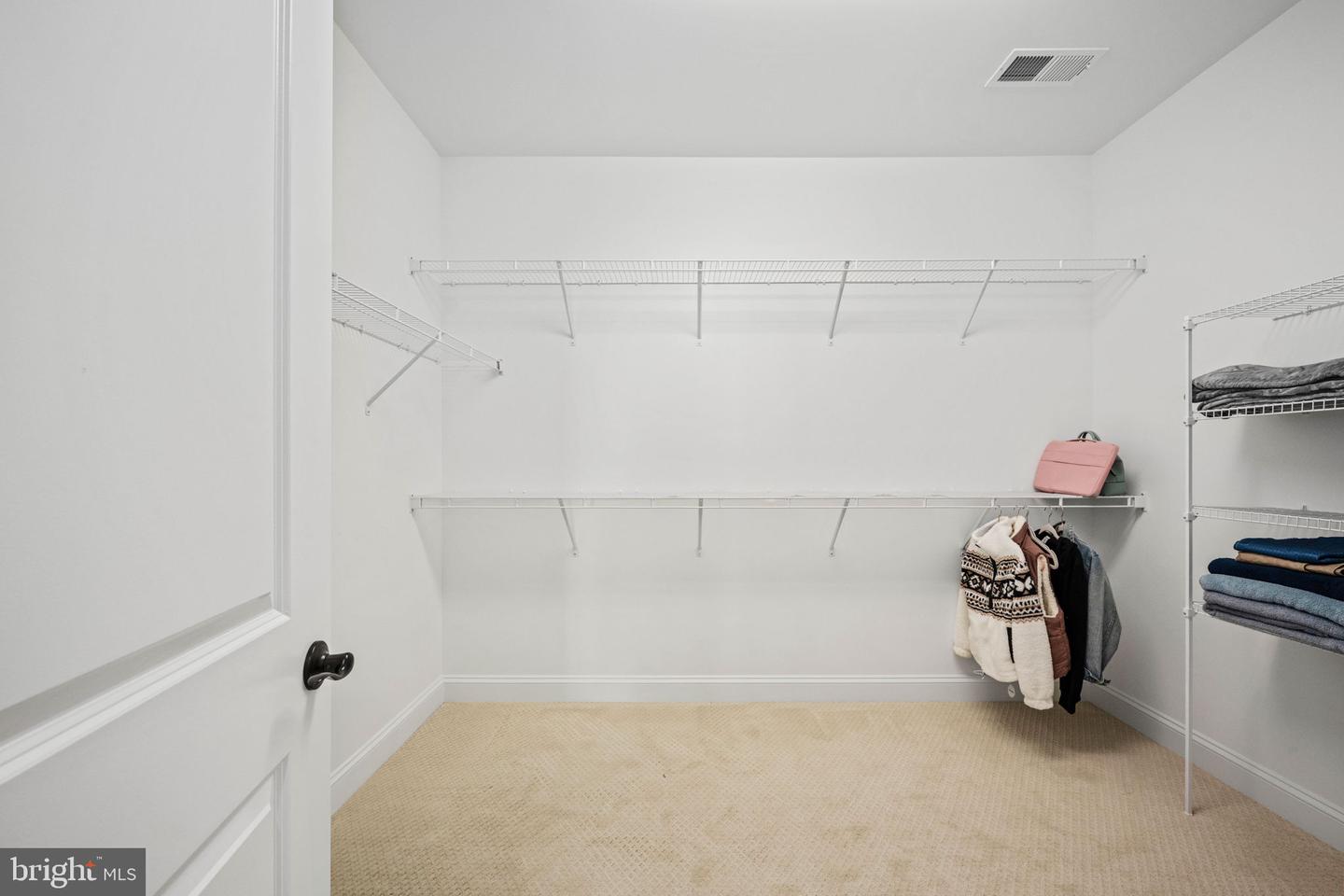 141 COWBIRD ST, LAKE FREDERICK, Virginia 22630, 2 Bedrooms Bedrooms, ,2 BathroomsBathrooms,Residential,For sale,141 COWBIRD ST,VAFV2035412 MLS # VAFV2035412