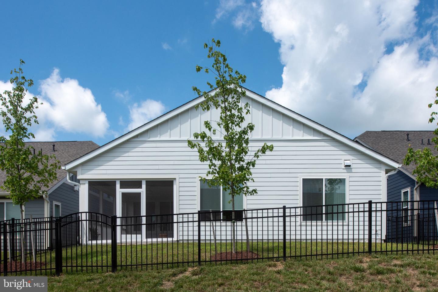 141 COWBIRD ST, LAKE FREDERICK, Virginia 22630, 2 Bedrooms Bedrooms, ,2 BathroomsBathrooms,Residential,For sale,141 COWBIRD ST,VAFV2035412 MLS # VAFV2035412