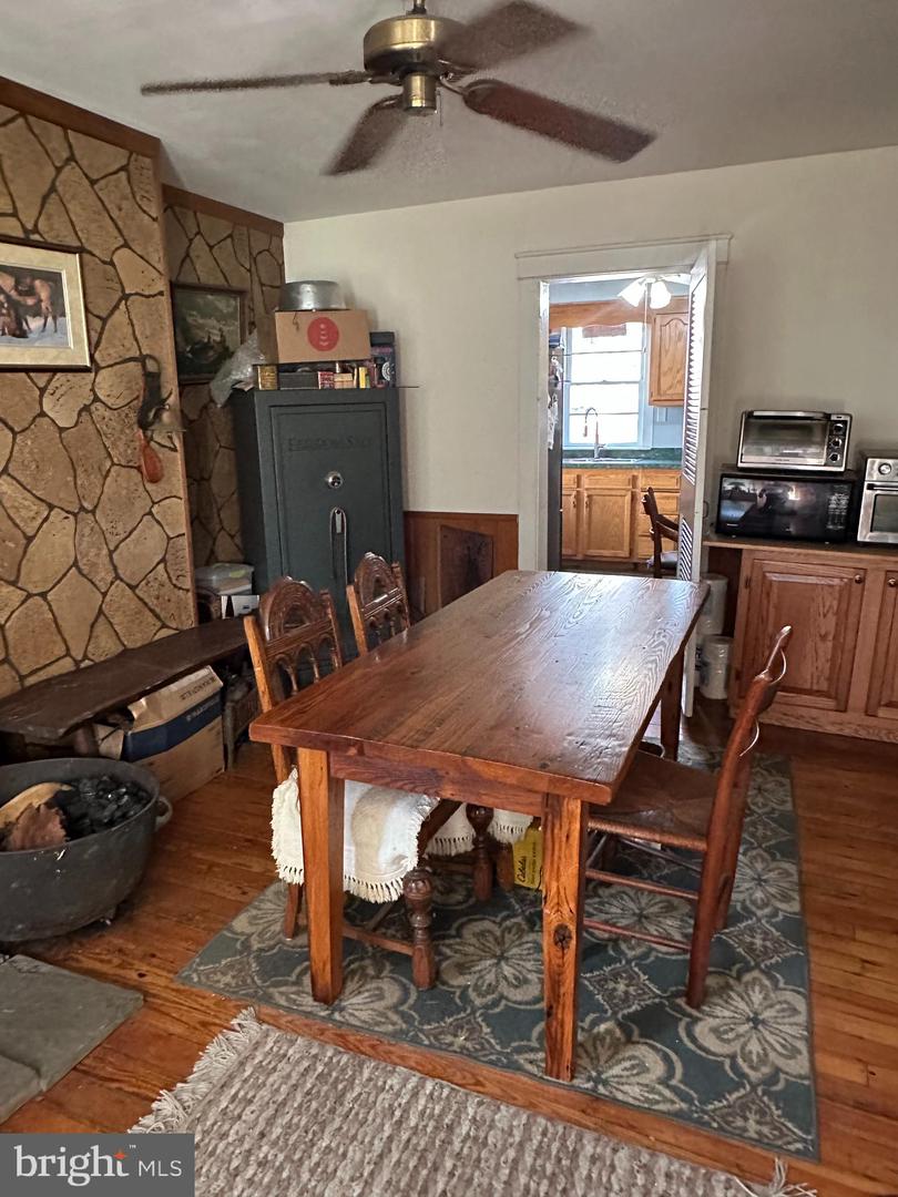 208 CHURCH ST, FRONT ROYAL, Virginia 22630, 2 Bedrooms Bedrooms, ,2 BathroomsBathrooms,Residential,For sale,208 CHURCH ST,VAWR2011716 MLS # VAWR2011716