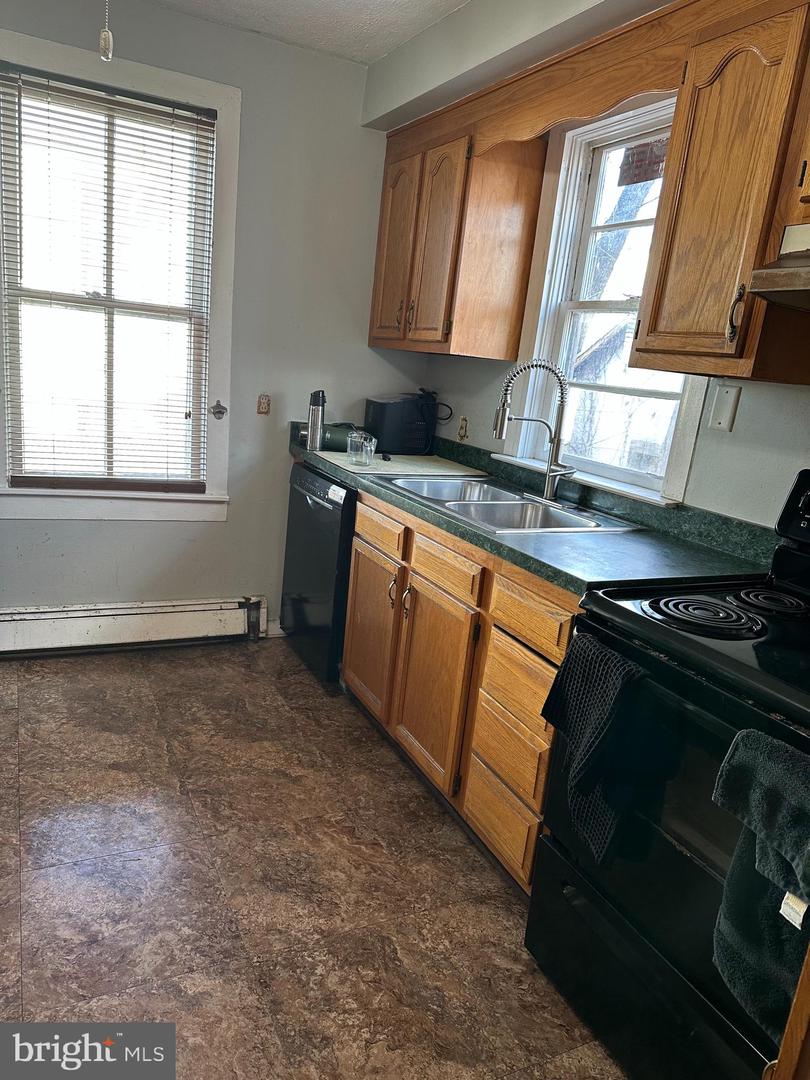 208 CHURCH ST, FRONT ROYAL, Virginia 22630, 2 Bedrooms Bedrooms, ,2 BathroomsBathrooms,Residential,For sale,208 CHURCH ST,VAWR2011716 MLS # VAWR2011716