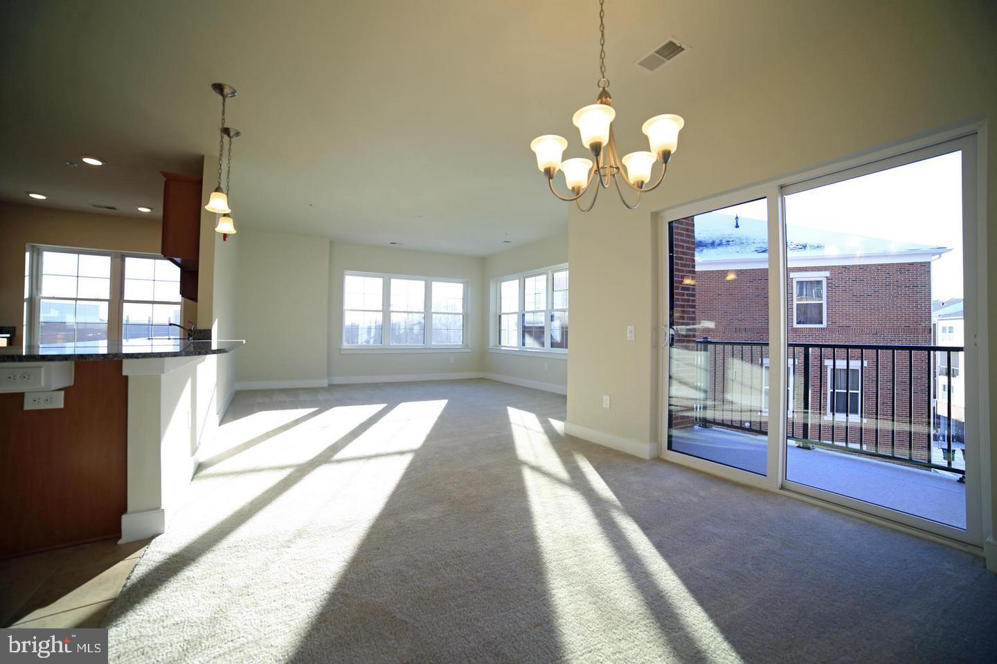 9521 BASTILLE ST #305, FAIRFAX, Virginia 22031, 2 Bedrooms Bedrooms, ,2 BathroomsBathrooms,Residential,For sale,9521 BASTILLE ST #305,VAFX2255590 MLS # VAFX2255590
