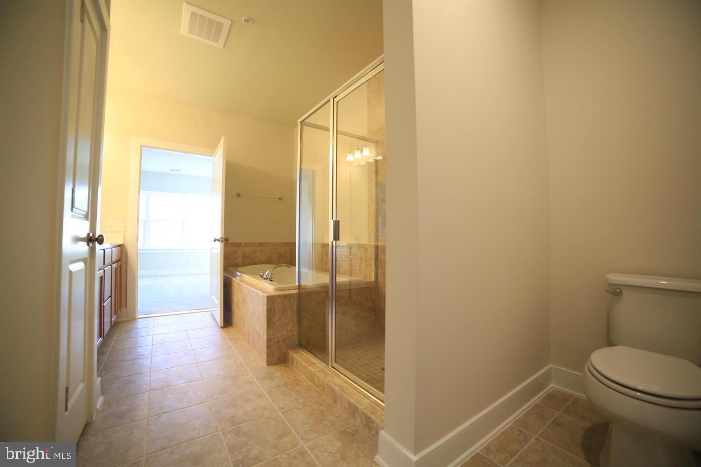 9521 BASTILLE ST #305, FAIRFAX, Virginia 22031, 2 Bedrooms Bedrooms, ,2 BathroomsBathrooms,Residential,For sale,9521 BASTILLE ST #305,VAFX2255590 MLS # VAFX2255590