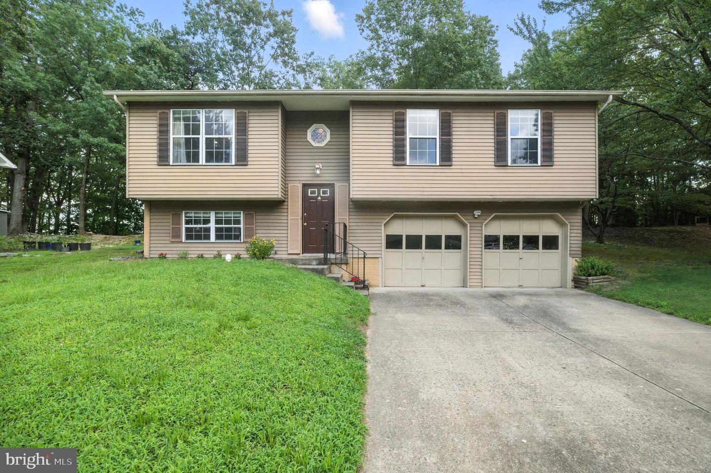 18245 LINTON CT, DUMFRIES, Virginia 22026, 4 Bedrooms Bedrooms, ,2 BathroomsBathrooms,Residential,For sale,18245 LINTON CT,VAPW2099268 MLS # VAPW2099268