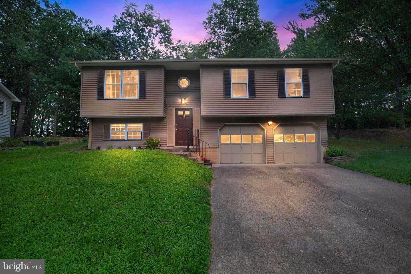 18245 LINTON CT, DUMFRIES, Virginia 22026, 4 Bedrooms Bedrooms, ,2 BathroomsBathrooms,Residential,For sale,18245 LINTON CT,VAPW2099268 MLS # VAPW2099268