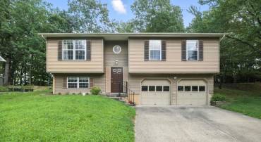 18245 LINTON CT, DUMFRIES, Virginia 22026, 4 Bedrooms Bedrooms, ,2 BathroomsBathrooms,Residential,For sale,18245 LINTON CT,VAPW2099268 MLS # VAPW2099268