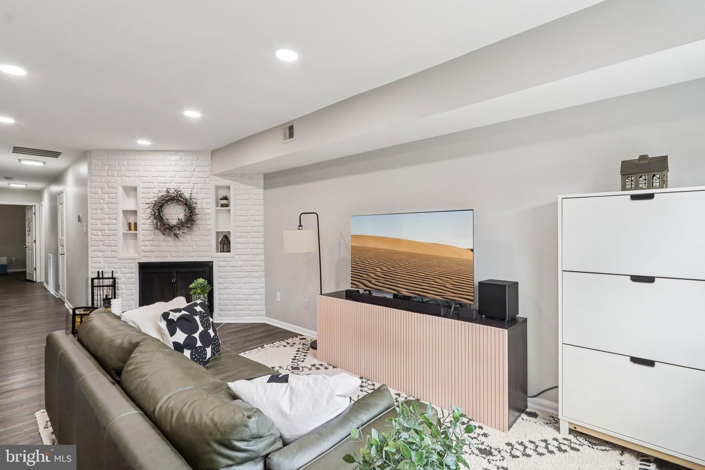 3834 MIRAMONTE PL #114E, ALEXANDRIA, Virginia 22309, 3 Bedrooms Bedrooms, ,2 BathroomsBathrooms,Residential,For sale,3834 MIRAMONTE PL #114E,VAFX2255640 MLS # VAFX2255640