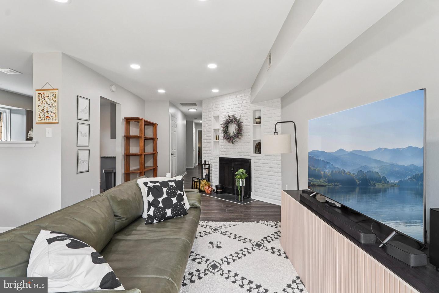 3834 MIRAMONTE PL #114E, ALEXANDRIA, Virginia 22309, 3 Bedrooms Bedrooms, ,2 BathroomsBathrooms,Residential,For sale,3834 MIRAMONTE PL #114E,VAFX2255640 MLS # VAFX2255640