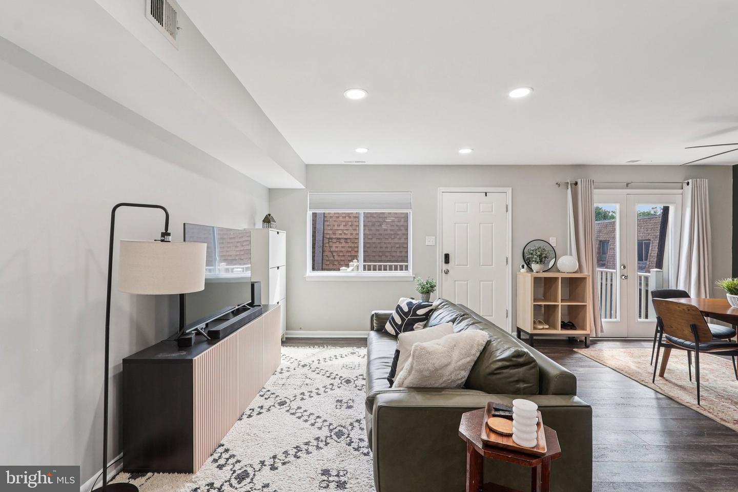 3834 MIRAMONTE PL #114E, ALEXANDRIA, Virginia 22309, 3 Bedrooms Bedrooms, ,2 BathroomsBathrooms,Residential,For sale,3834 MIRAMONTE PL #114E,VAFX2255640 MLS # VAFX2255640