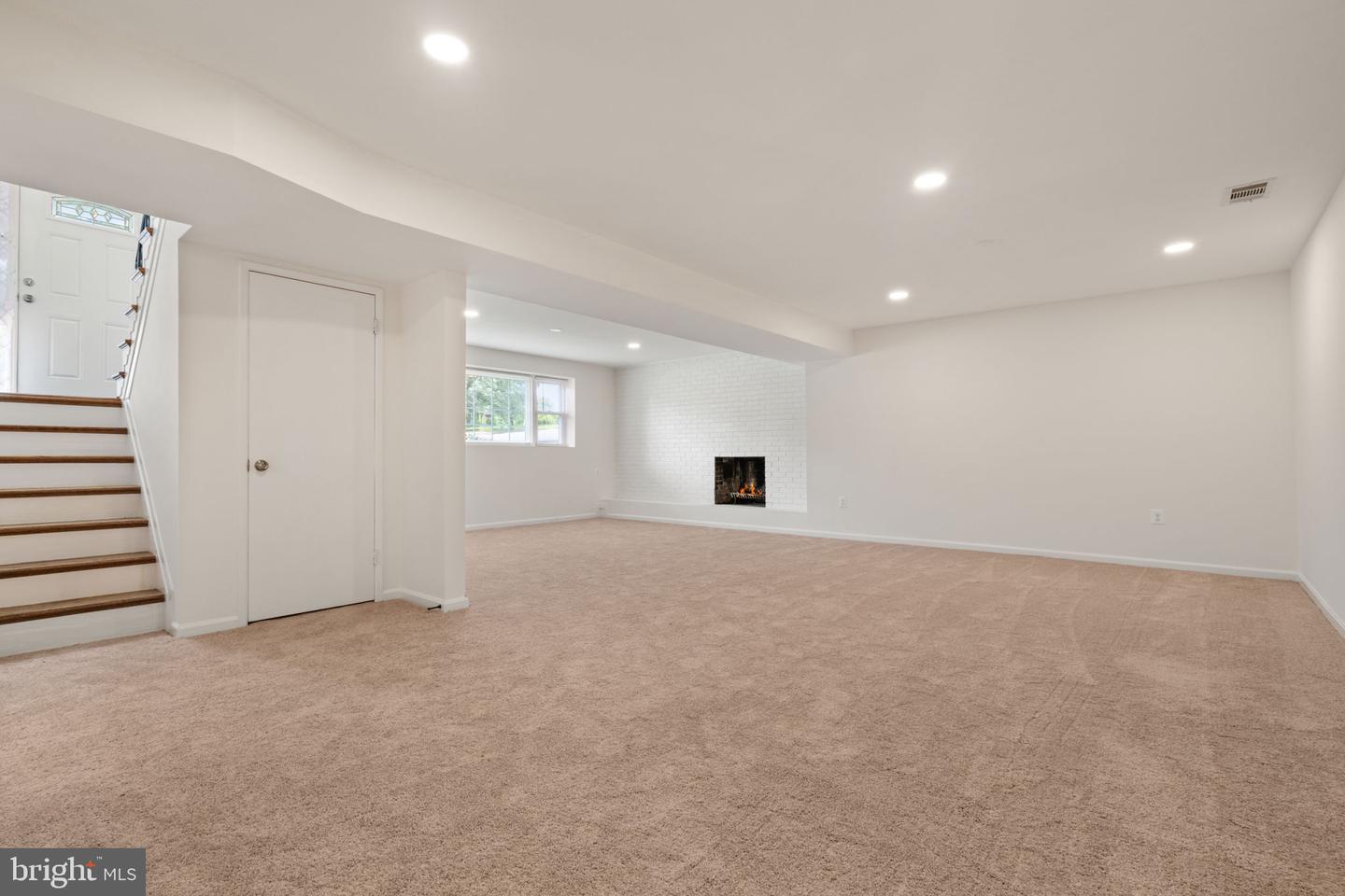 5308 PORTSMOUTH RD, FAIRFAX, Virginia 22032, 5 Bedrooms Bedrooms, ,3 BathroomsBathrooms,Residential,For sale,5308 PORTSMOUTH RD,VAFX2255674 MLS # VAFX2255674