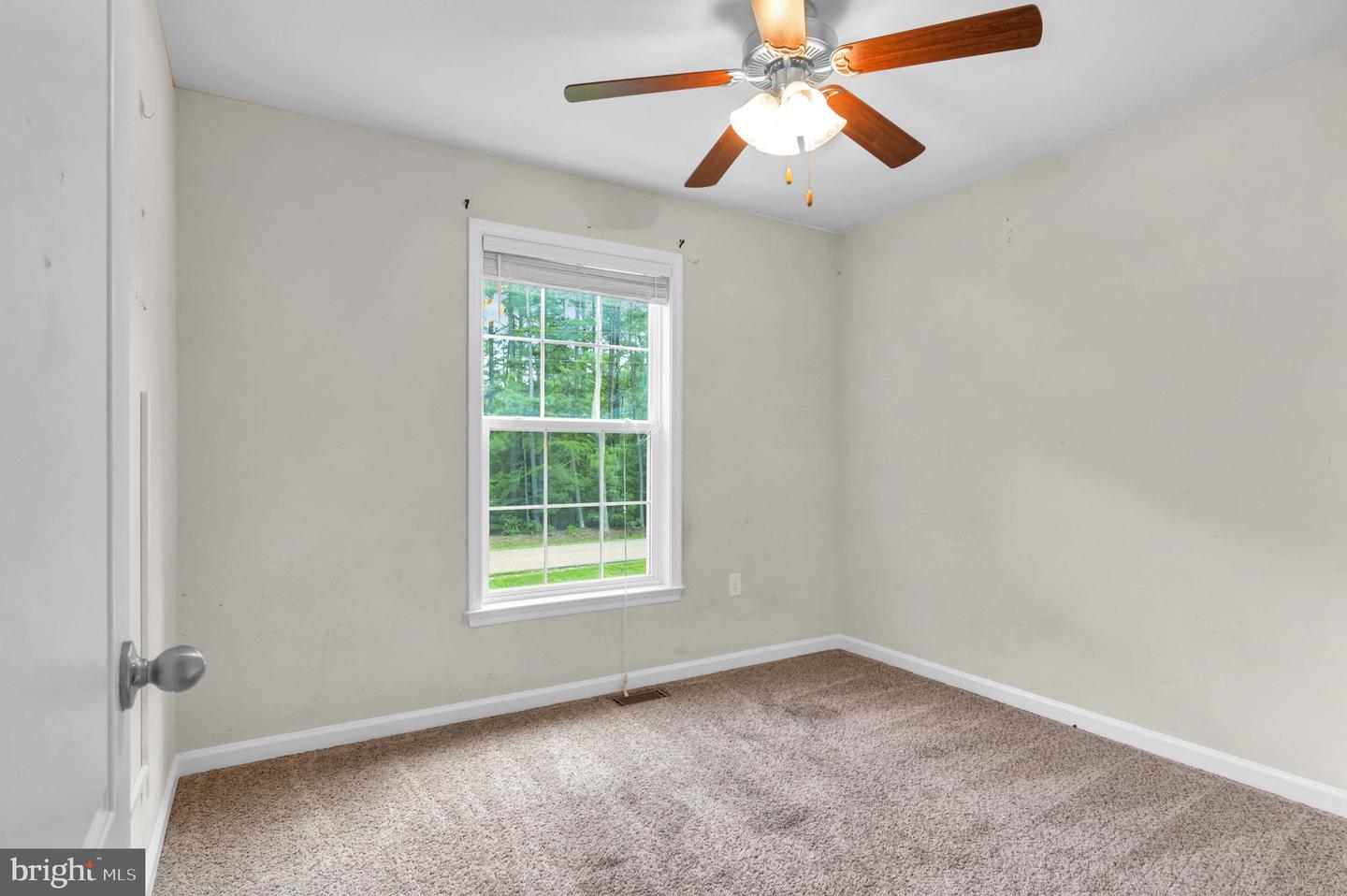 216 MINUTE MAN DR, RUTHER GLEN, Virginia 22546, 4 Bedrooms Bedrooms, 11 Rooms Rooms,3 BathroomsBathrooms,Residential,For sale,216 MINUTE MAN DR,VACV2008518 MLS # VACV2008518