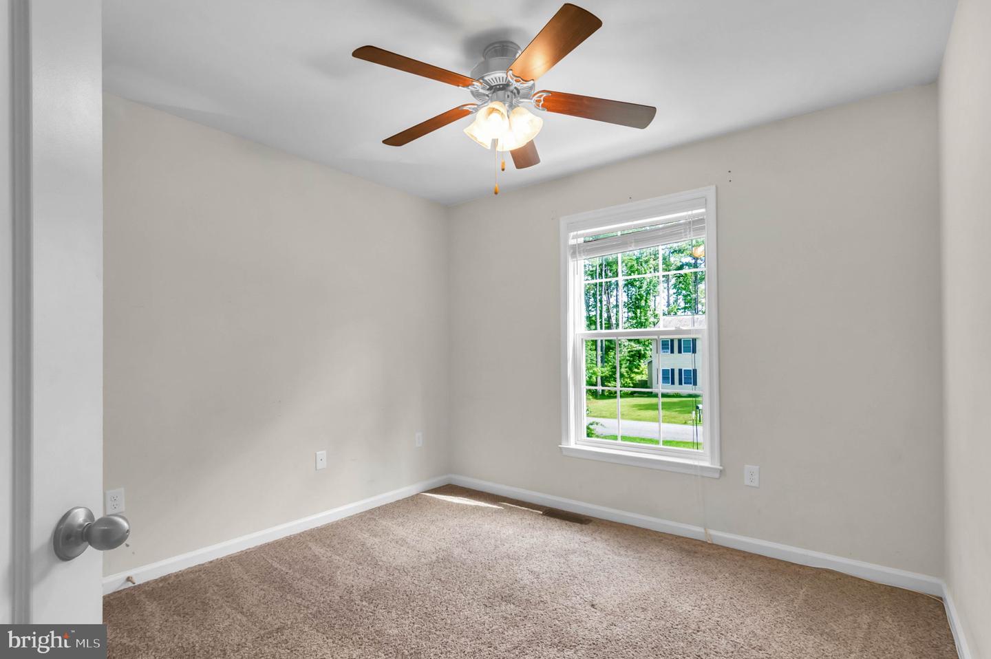 216 MINUTE MAN DR, RUTHER GLEN, Virginia 22546, 4 Bedrooms Bedrooms, 11 Rooms Rooms,3 BathroomsBathrooms,Residential,For sale,216 MINUTE MAN DR,VACV2008518 MLS # VACV2008518
