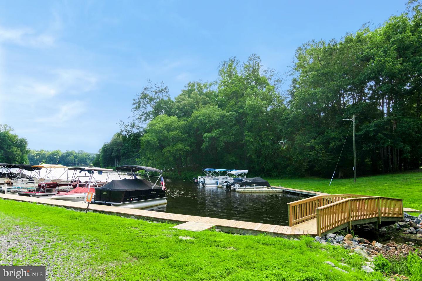 216 MINUTE MAN DR, RUTHER GLEN, Virginia 22546, 4 Bedrooms Bedrooms, 11 Rooms Rooms,3 BathroomsBathrooms,Residential,For sale,216 MINUTE MAN DR,VACV2008518 MLS # VACV2008518