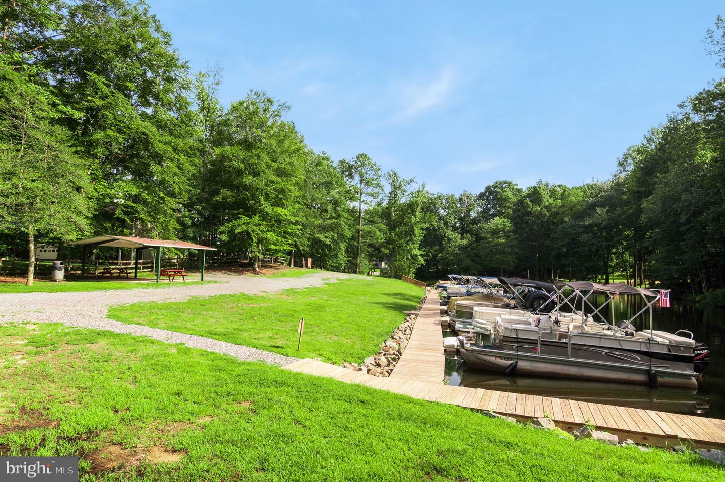 216 MINUTE MAN DR, RUTHER GLEN, Virginia 22546, 4 Bedrooms Bedrooms, 11 Rooms Rooms,3 BathroomsBathrooms,Residential,For sale,216 MINUTE MAN DR,VACV2008518 MLS # VACV2008518