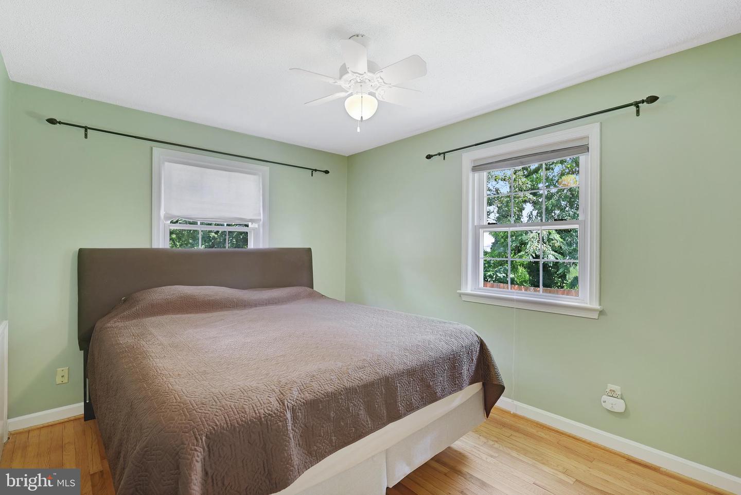 5726 N KINGS HWY, ALEXANDRIA, Virginia 22303, 4 Bedrooms Bedrooms, ,2 BathroomsBathrooms,Residential,For sale,5726 N KINGS HWY,VAFX2255772 MLS # VAFX2255772