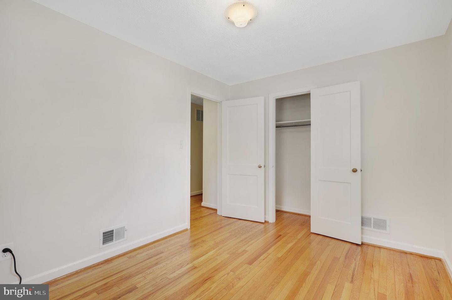 5726 N KINGS HWY, ALEXANDRIA, Virginia 22303, 4 Bedrooms Bedrooms, ,2 BathroomsBathrooms,Residential,For sale,5726 N KINGS HWY,VAFX2255772 MLS # VAFX2255772