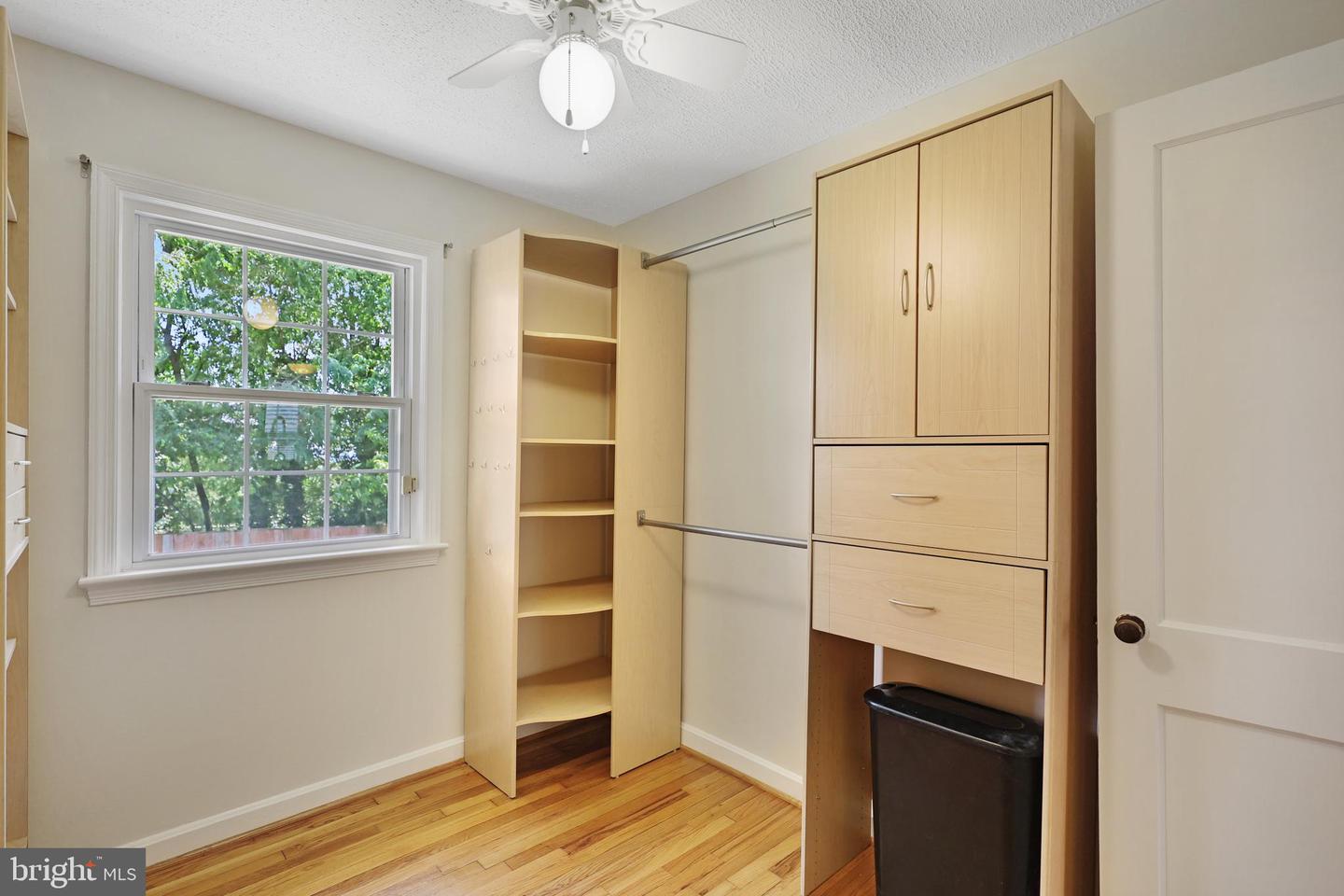 5726 N KINGS HWY, ALEXANDRIA, Virginia 22303, 4 Bedrooms Bedrooms, ,2 BathroomsBathrooms,Residential,For sale,5726 N KINGS HWY,VAFX2255772 MLS # VAFX2255772