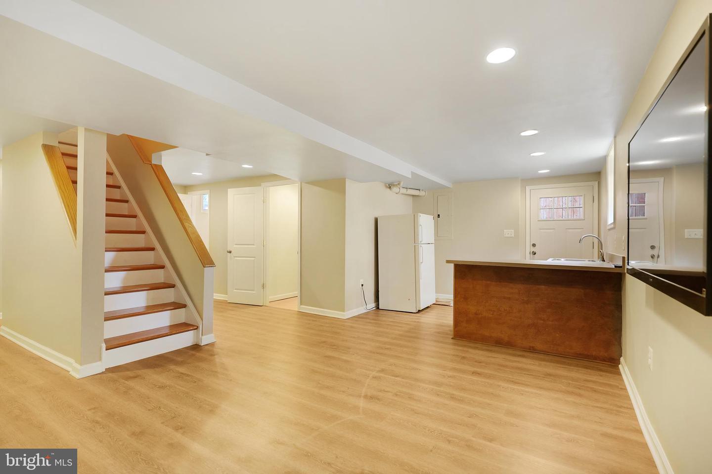 5726 N KINGS HWY, ALEXANDRIA, Virginia 22303, 4 Bedrooms Bedrooms, ,2 BathroomsBathrooms,Residential,For sale,5726 N KINGS HWY,VAFX2255772 MLS # VAFX2255772