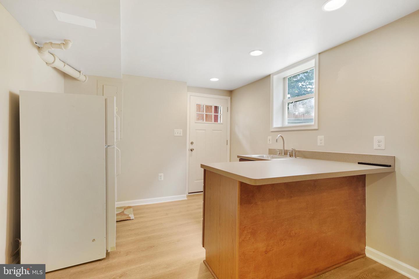 5726 N KINGS HWY, ALEXANDRIA, Virginia 22303, 4 Bedrooms Bedrooms, ,2 BathroomsBathrooms,Residential,For sale,5726 N KINGS HWY,VAFX2255772 MLS # VAFX2255772