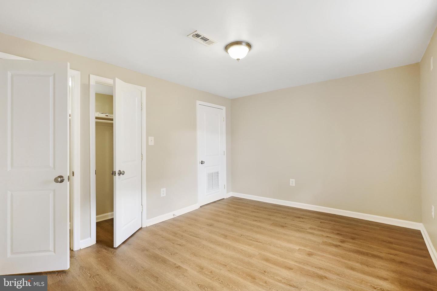 5726 N KINGS HWY, ALEXANDRIA, Virginia 22303, 4 Bedrooms Bedrooms, ,2 BathroomsBathrooms,Residential,For sale,5726 N KINGS HWY,VAFX2255772 MLS # VAFX2255772