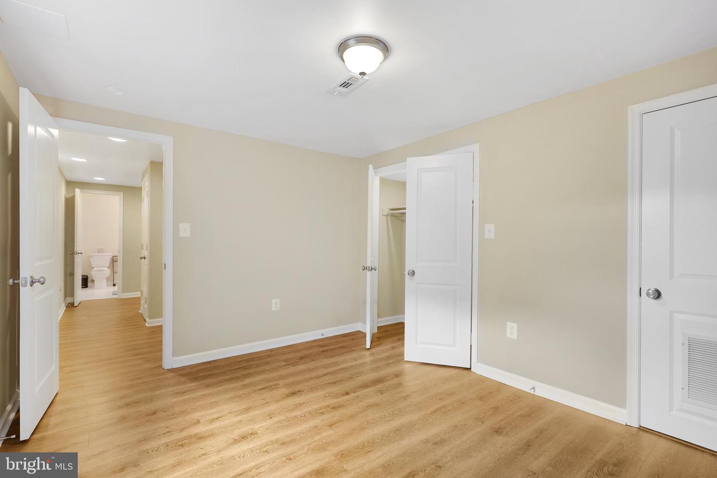 5726 N KINGS HWY, ALEXANDRIA, Virginia 22303, 4 Bedrooms Bedrooms, ,2 BathroomsBathrooms,Residential,For sale,5726 N KINGS HWY,VAFX2255772 MLS # VAFX2255772
