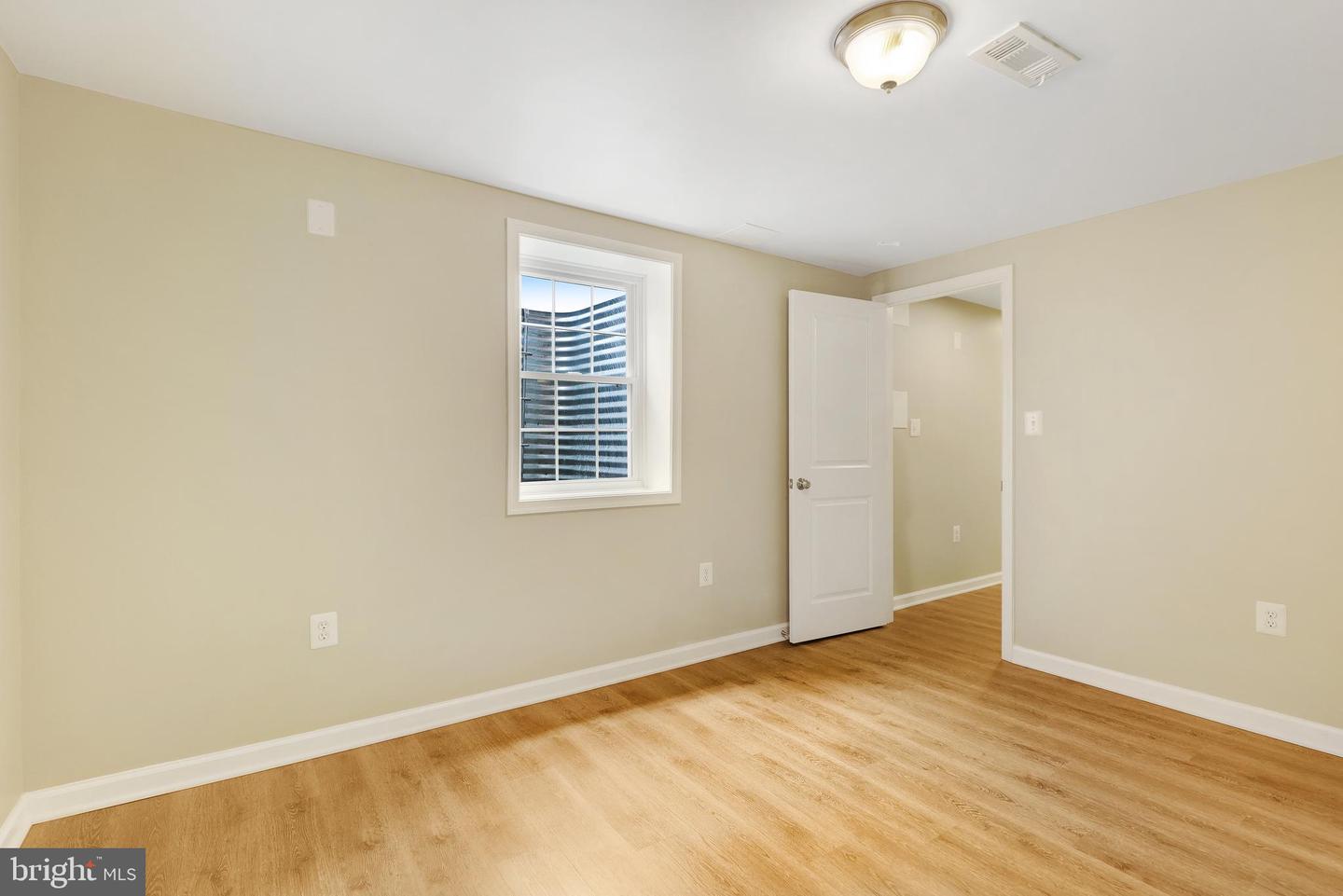 5726 N KINGS HWY, ALEXANDRIA, Virginia 22303, 4 Bedrooms Bedrooms, ,2 BathroomsBathrooms,Residential,For sale,5726 N KINGS HWY,VAFX2255772 MLS # VAFX2255772