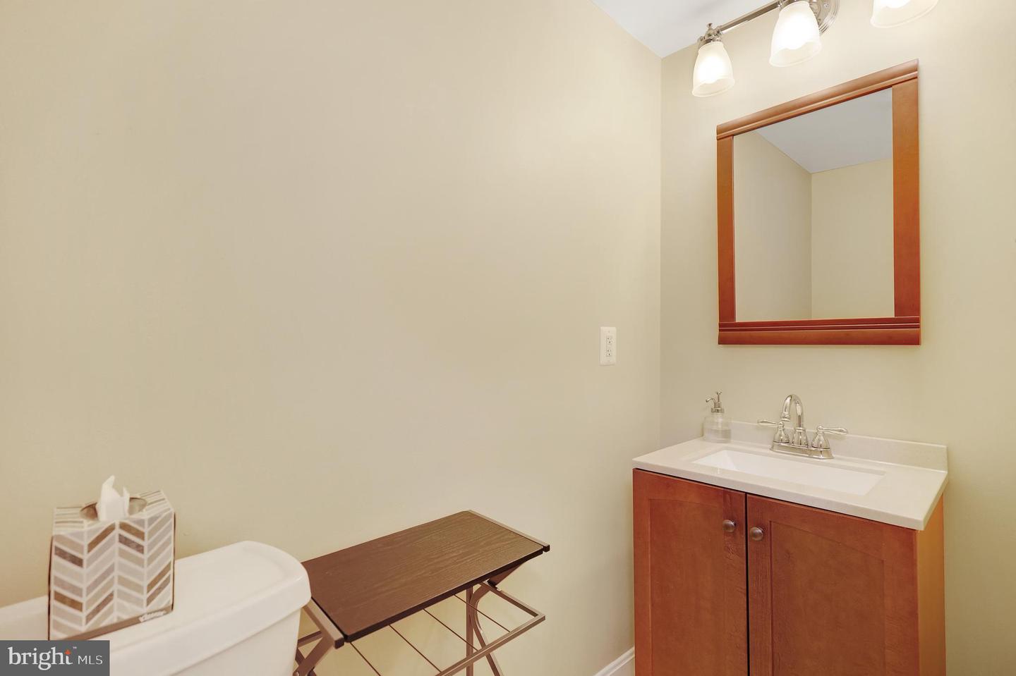 5726 N KINGS HWY, ALEXANDRIA, Virginia 22303, 4 Bedrooms Bedrooms, ,2 BathroomsBathrooms,Residential,For sale,5726 N KINGS HWY,VAFX2255772 MLS # VAFX2255772