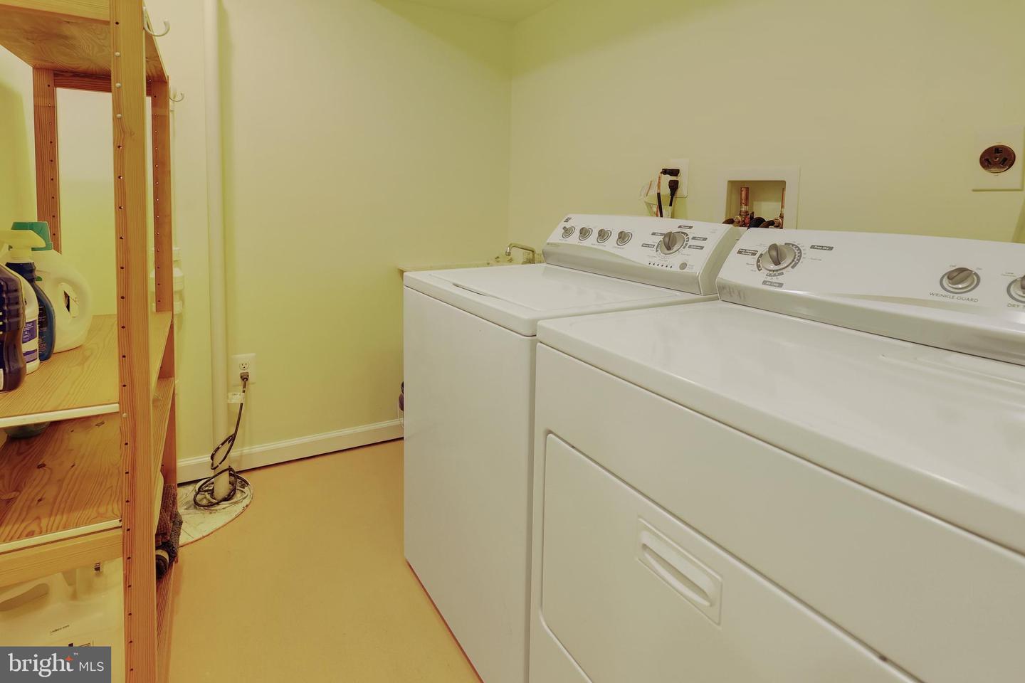 5726 N KINGS HWY, ALEXANDRIA, Virginia 22303, 4 Bedrooms Bedrooms, ,2 BathroomsBathrooms,Residential,For sale,5726 N KINGS HWY,VAFX2255772 MLS # VAFX2255772