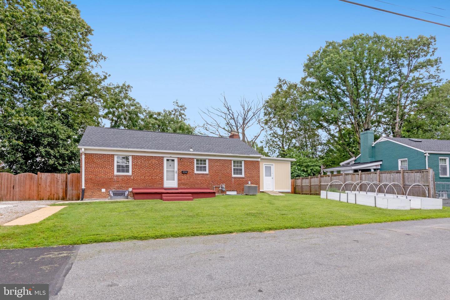 5726 N KINGS HWY, ALEXANDRIA, Virginia 22303, 4 Bedrooms Bedrooms, ,2 BathroomsBathrooms,Residential,For sale,5726 N KINGS HWY,VAFX2255772 MLS # VAFX2255772