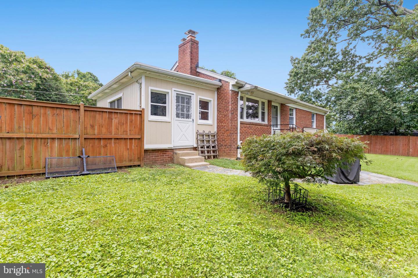5726 N KINGS HWY, ALEXANDRIA, Virginia 22303, 4 Bedrooms Bedrooms, ,2 BathroomsBathrooms,Residential,For sale,5726 N KINGS HWY,VAFX2255772 MLS # VAFX2255772