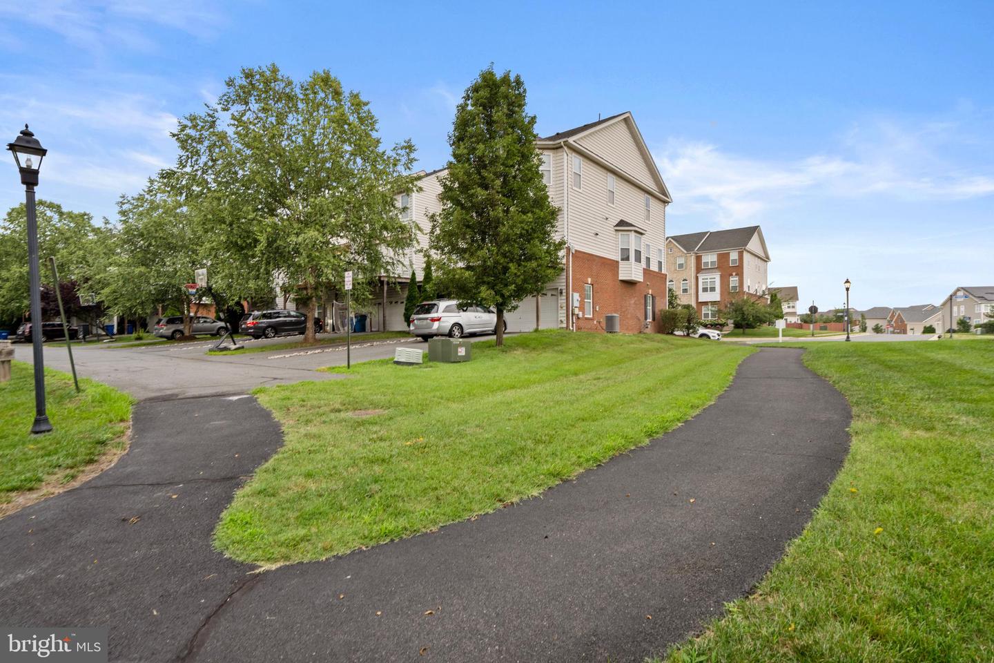 23058 WEYBRIDGE SQ, BROADLANDS, Virginia 20148, 4 Bedrooms Bedrooms, ,3 BathroomsBathrooms,Residential,For sale,23058 WEYBRIDGE SQ,VALO2102316 MLS # VALO2102316
