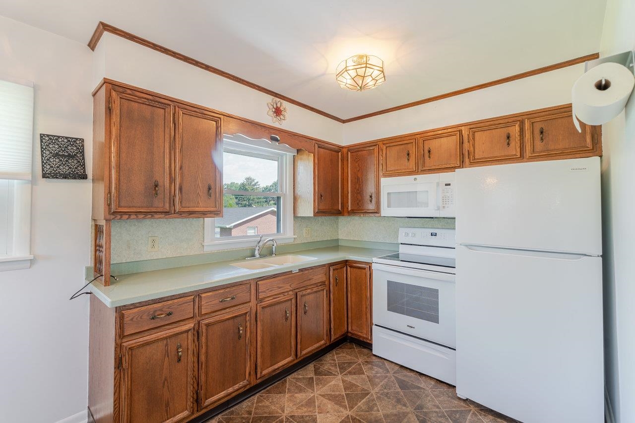 780 BROADVIEW DR, HARRISONBURG, Virginia 22802, 3 Bedrooms Bedrooms, ,1 BathroomBathrooms,Residential,780 BROADVIEW DR,667055 MLS # 667055