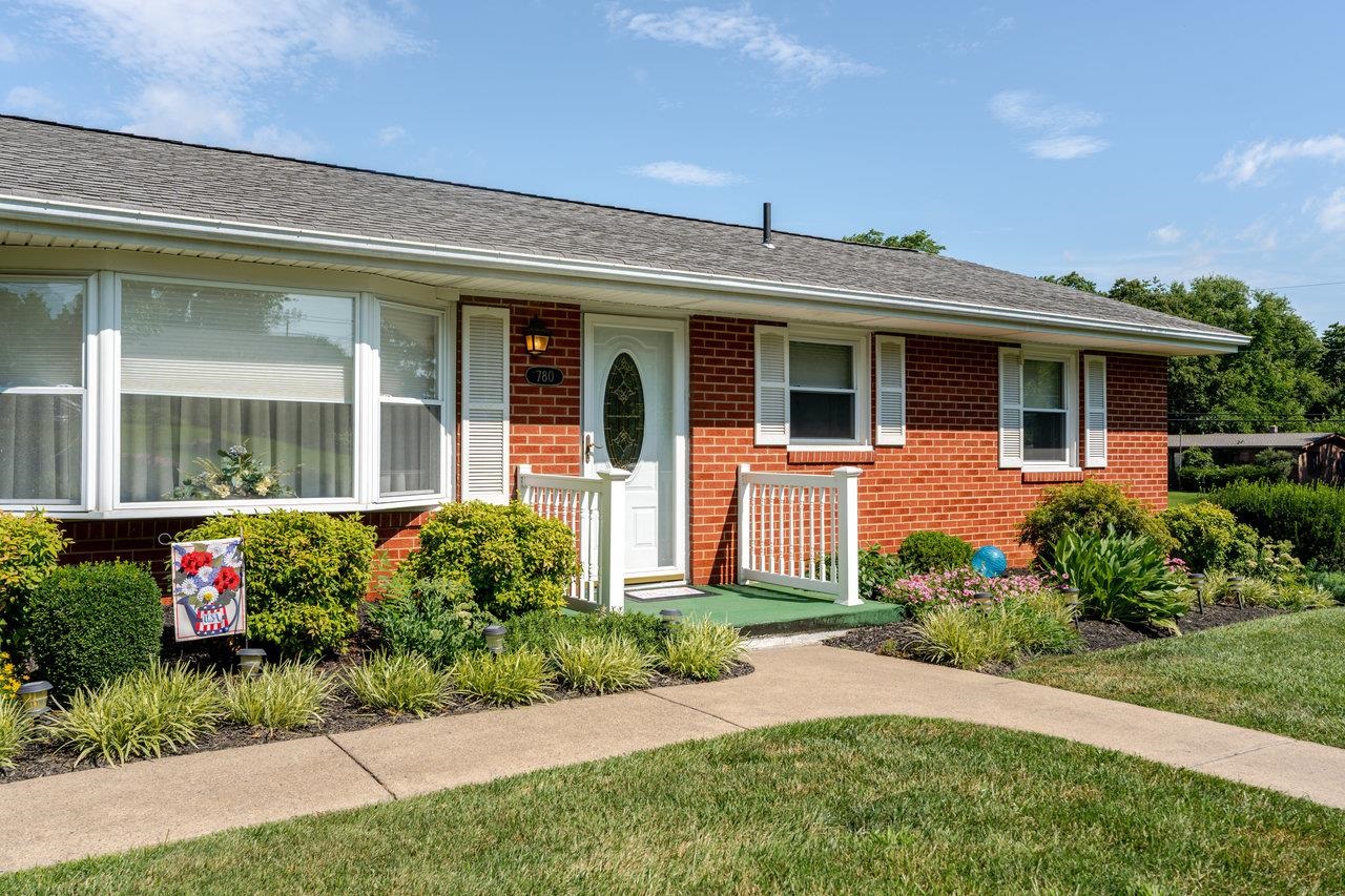 780 BROADVIEW DR, HARRISONBURG, Virginia 22802, 3 Bedrooms Bedrooms, ,1 BathroomBathrooms,Residential,780 BROADVIEW DR,667055 MLS # 667055