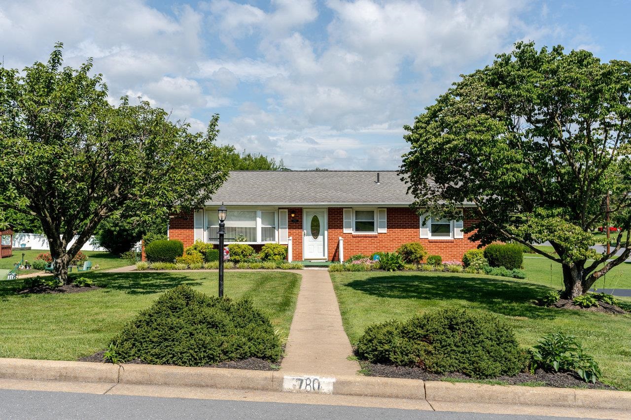 780 BROADVIEW DR, HARRISONBURG, Virginia 22802, 3 Bedrooms Bedrooms, ,1 BathroomBathrooms,Residential,780 BROADVIEW DR,667055 MLS # 667055