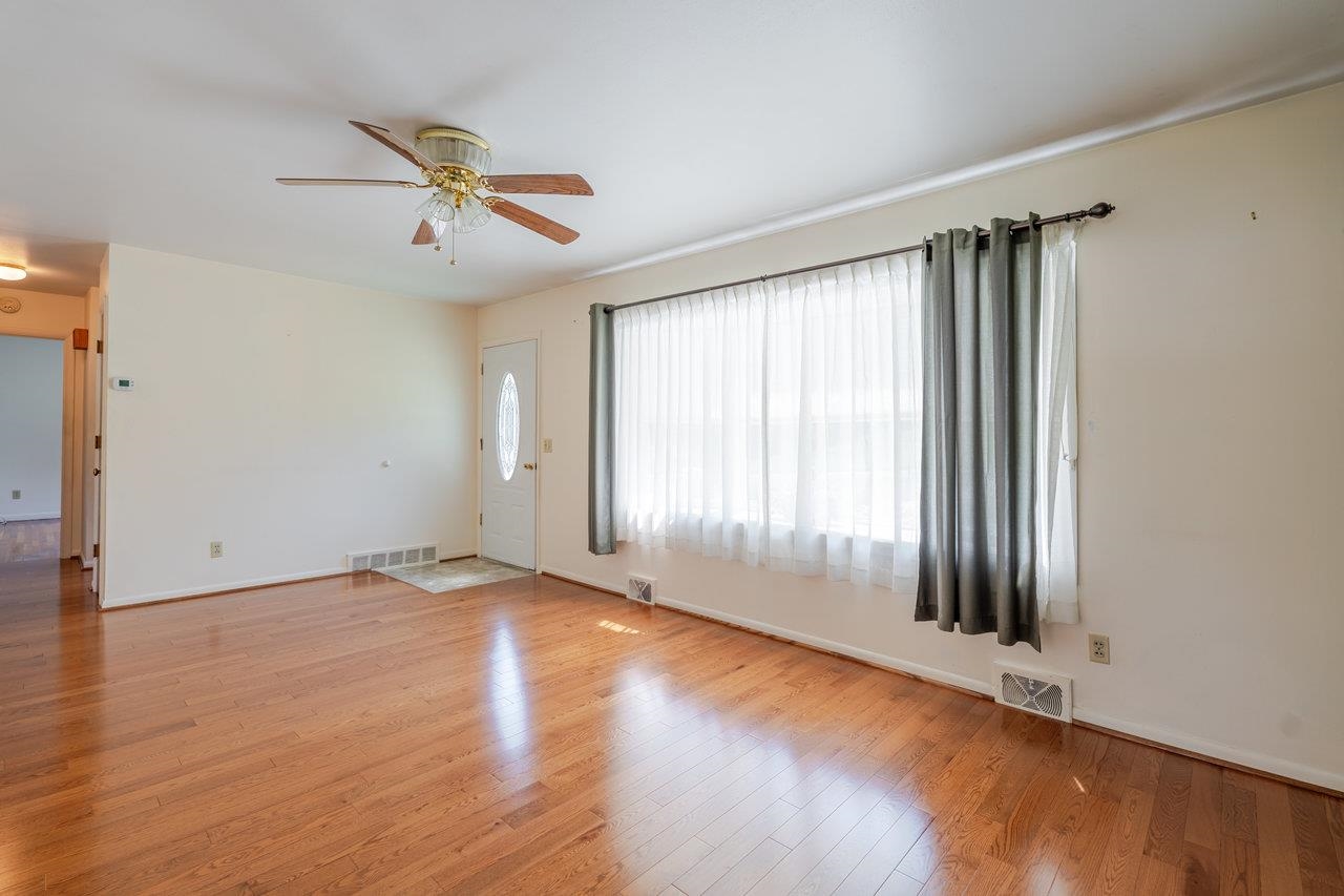 780 BROADVIEW DR, HARRISONBURG, Virginia 22802, 3 Bedrooms Bedrooms, ,1 BathroomBathrooms,Residential,780 BROADVIEW DR,667055 MLS # 667055