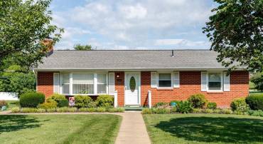 780 BROADVIEW DR, HARRISONBURG, Virginia 22802, 3 Bedrooms Bedrooms, ,1 BathroomBathrooms,Residential,780 BROADVIEW DR,667055 MLS # 667055